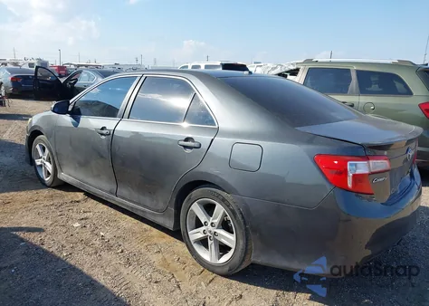 2012 Toyota Camry Se z USA, uszkodzony, nr VIN 4T1BF1FK3CU062880